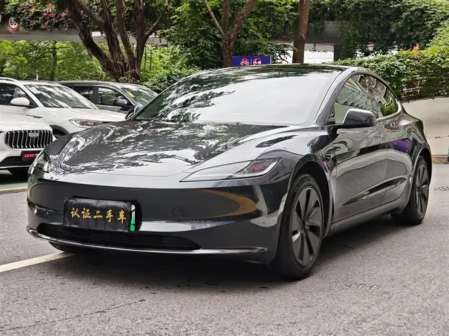 Tesla Model 3 2024