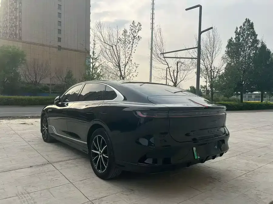 Voyah Lantu light chasing Lantu Light Chasing 2024 PHEV 4WD Long-Range Executive Edition 2024 — миниатюра 3