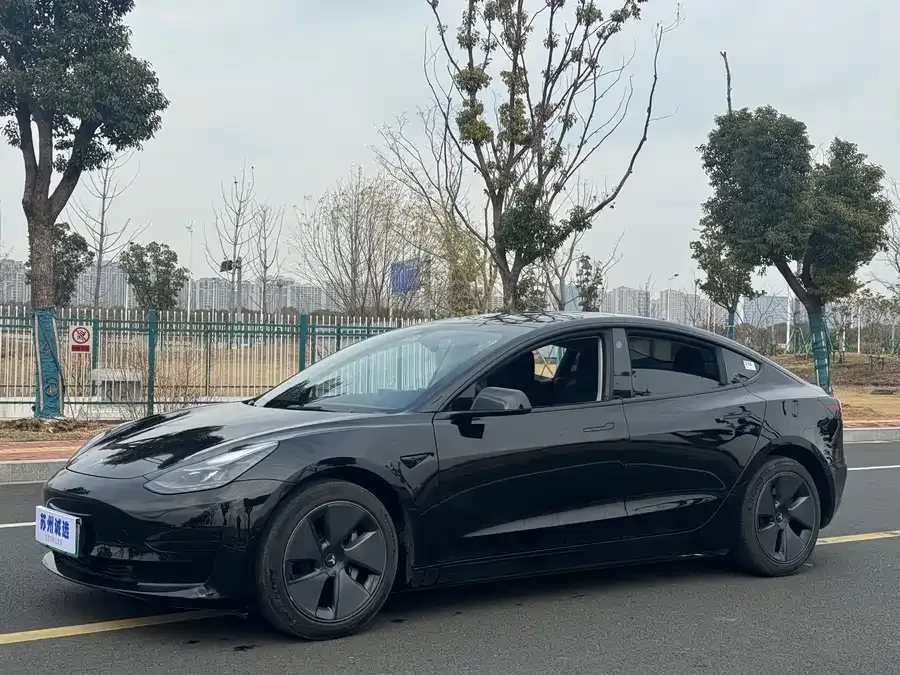 Tesla Model 3 2023