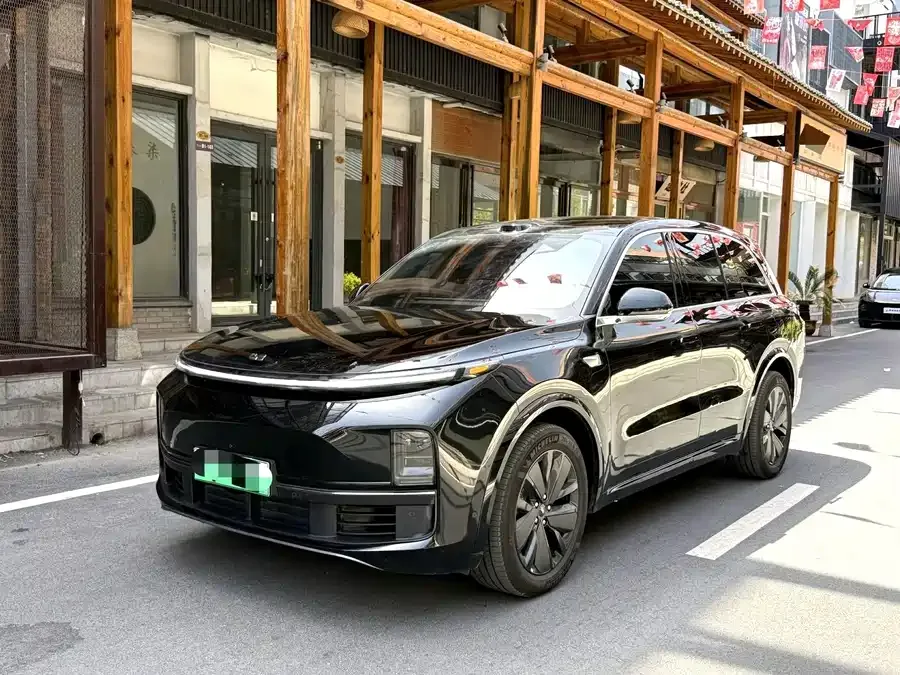 Li Xiang L8 2025