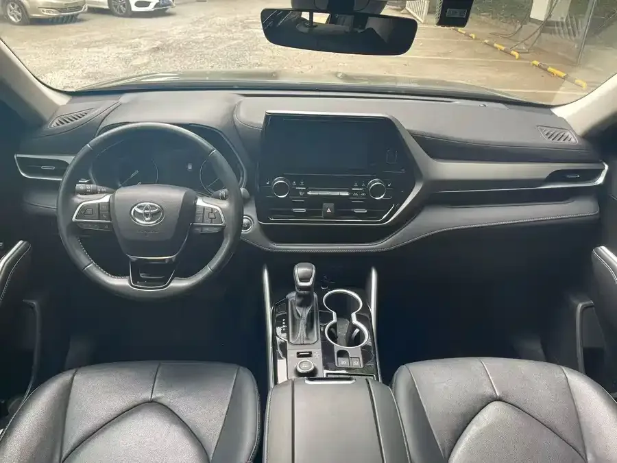 Toyota Highlander Highlander 2022 380T 4WD Luxury Edition 7 Seaters 2024 — миниатюра 2