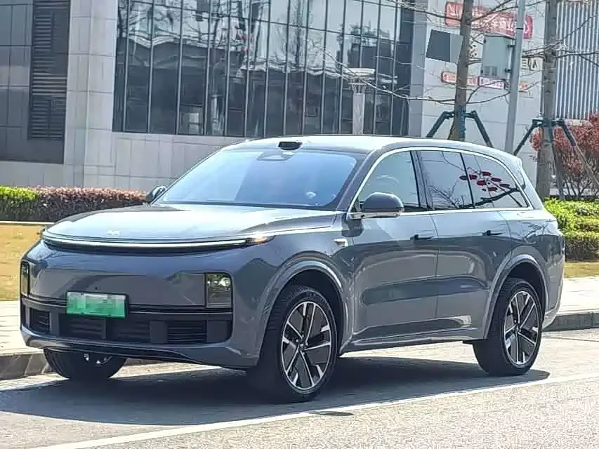 Li Xiang L8 2025