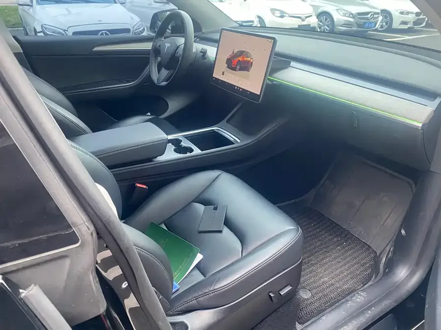 Tesla Model Y Model Y 2024 rear-wheel drive version 2024 — миниатюра 3