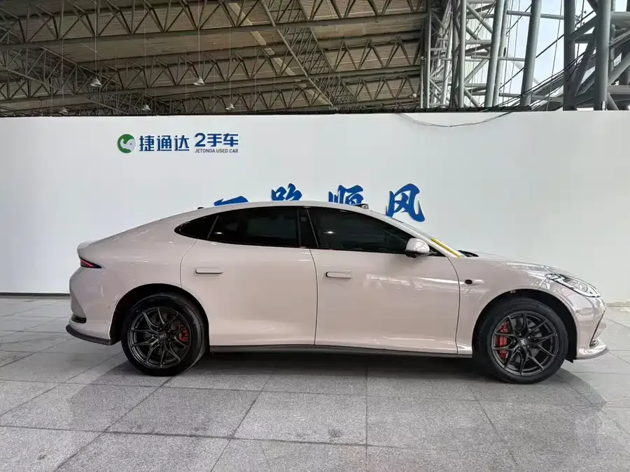 Zhiji L6 Zhiji L6 2024 Max Long Range Edition 2024 — миниатюра 2