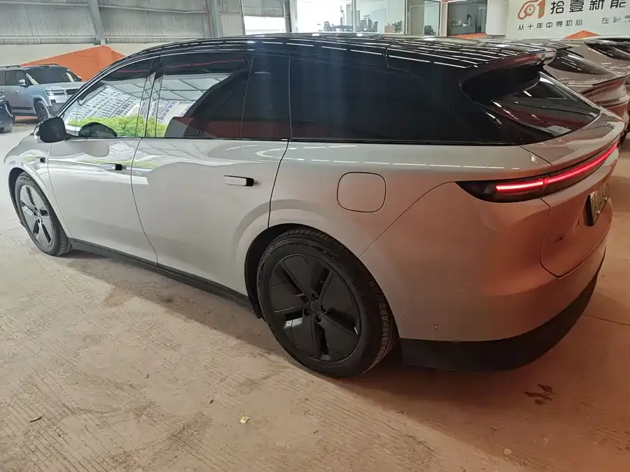 Li Auto i6 Ideal i6 2025 two-wheel drive standard version 2026 — миниатюра 5