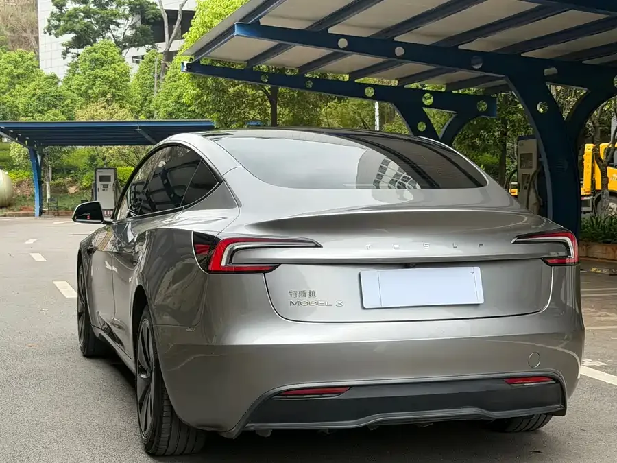 Tesla Model 3 Model 3 2023 rear-wheel drive version 2024 — миниатюра 3