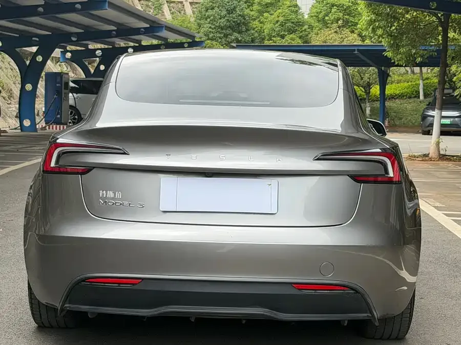 Tesla Model 3 Model 3 2023 rear-wheel drive version 2024 — миниатюра 5