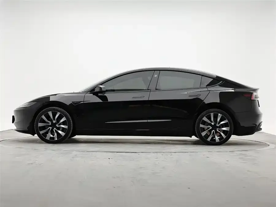 Tesla Model 3 Model 3 2023 rear-wheel drive version 2024 — миниатюра 2