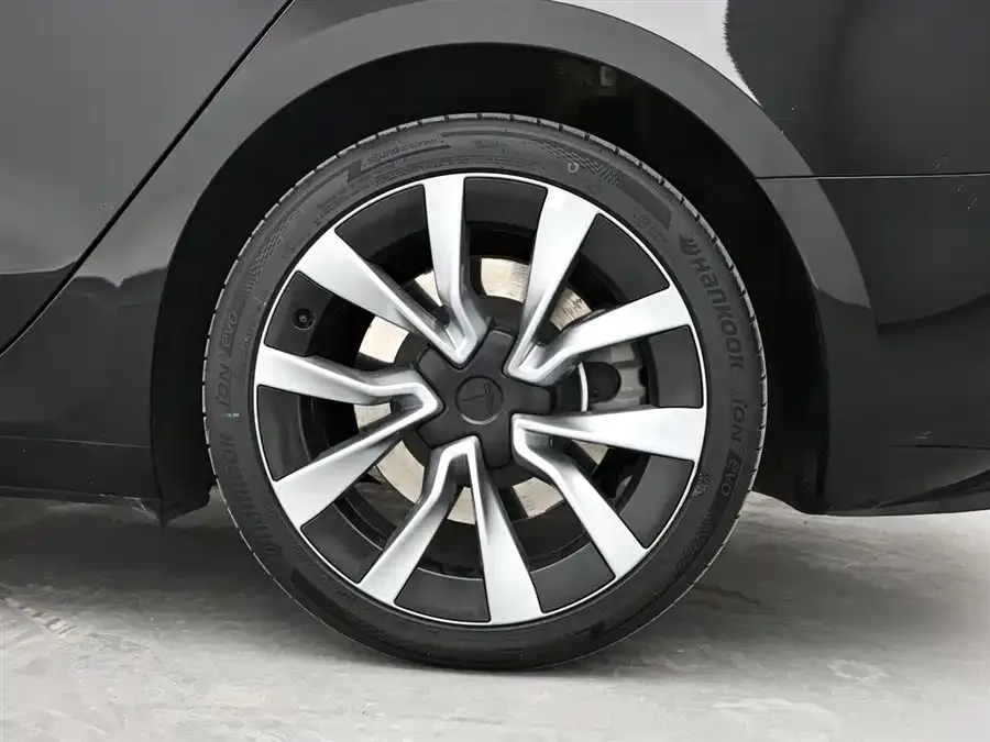Tesla Model 3 Model 3 2023 rear-wheel drive version 2024 — миниатюра 3