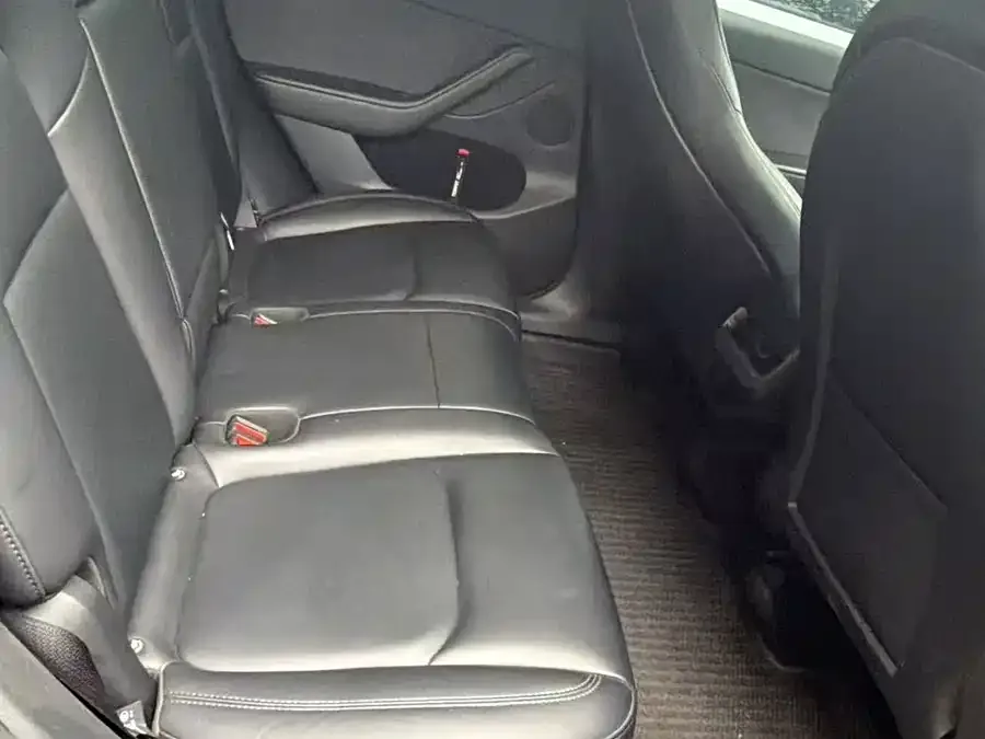 Tesla Model Y Model Y 2024 rear-wheel drive version 2024 — миниатюра 3