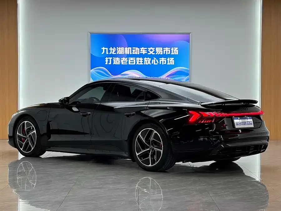 Audi RS e-tron GT 2023 basic model 2023 — миниатюра 2
