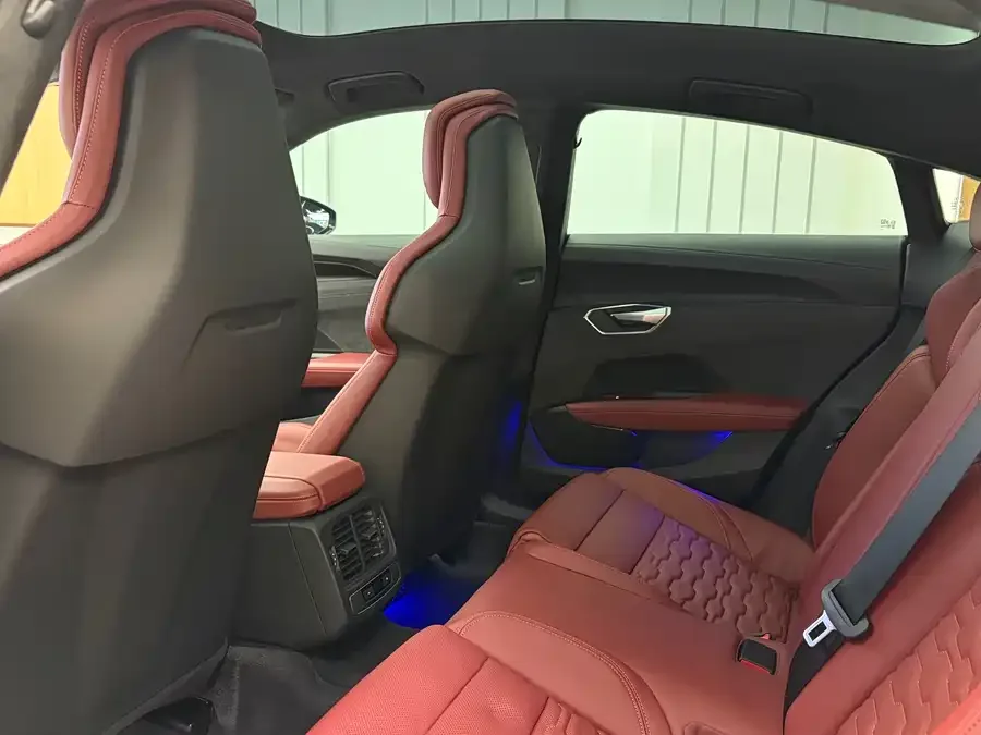 Audi RS e-tron GT 2023 basic model 2023 — миниатюра 3