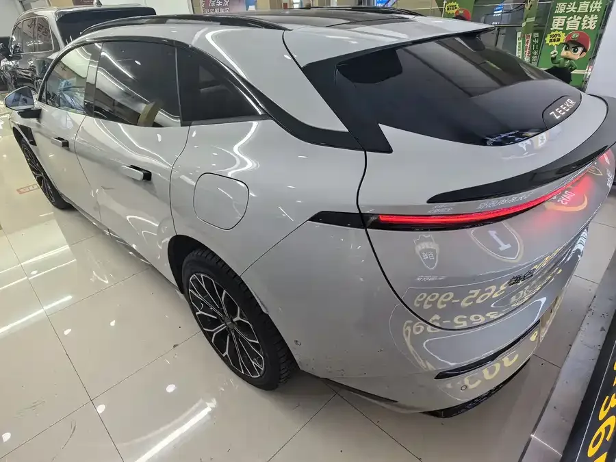Zeekr 007GT Zeekr 007GT 2025 All-Wheel Drive Smart Edition 75kWh 2025 — миниатюра 3