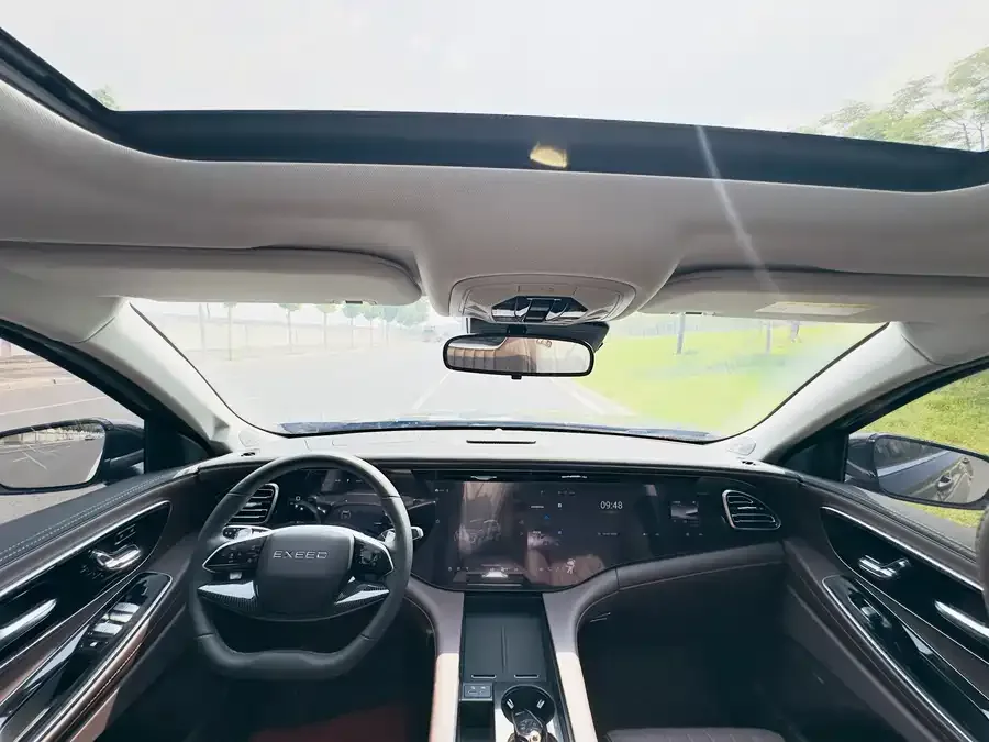 Exeed VX Xingtu Lanyue 2025 400T 4WD Star Edition 7-seater 2025 — миниатюра 2