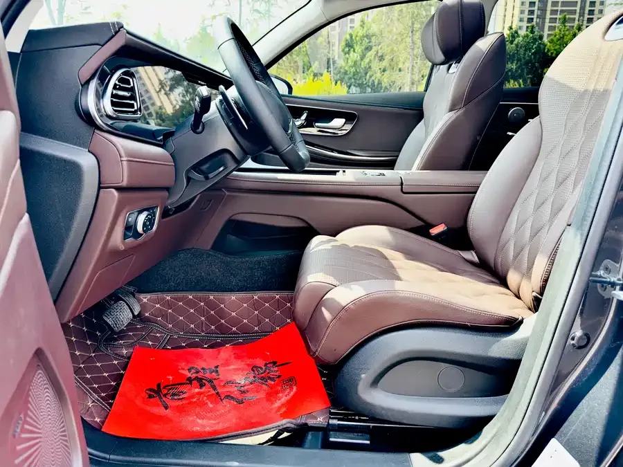 Exeed VX Xingtu Lanyue 2025 400T 4WD Star Edition 7-seater 2025 — миниатюра 4