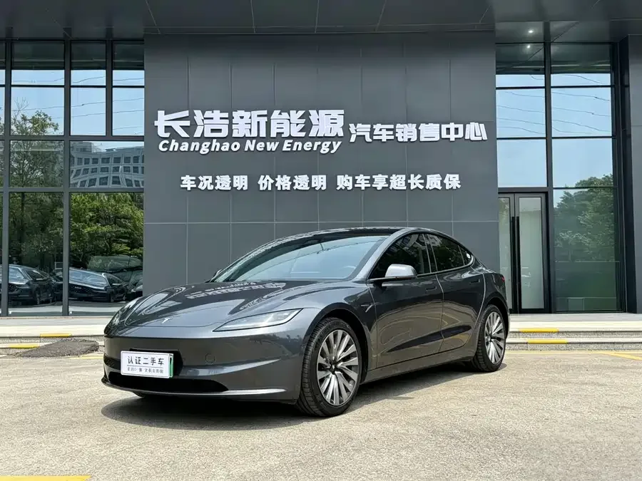 Tesla Model 3 2025