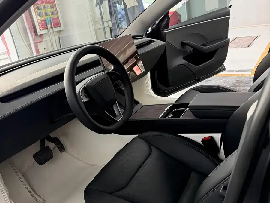 Tesla Model 3 Model 3 2023 rear-wheel drive version 2024 — миниатюра 3