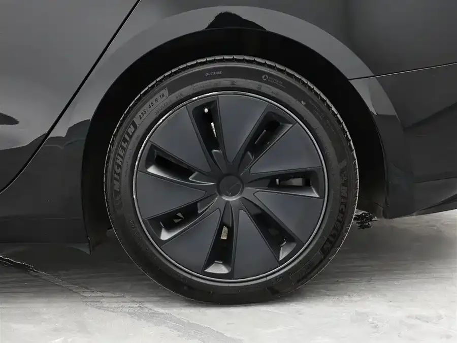 Tesla Model 3 Model 3 2023 rear-wheel drive version 2024 — миниатюра 3