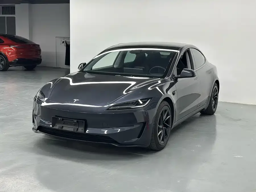 Tesla Model 3 2024