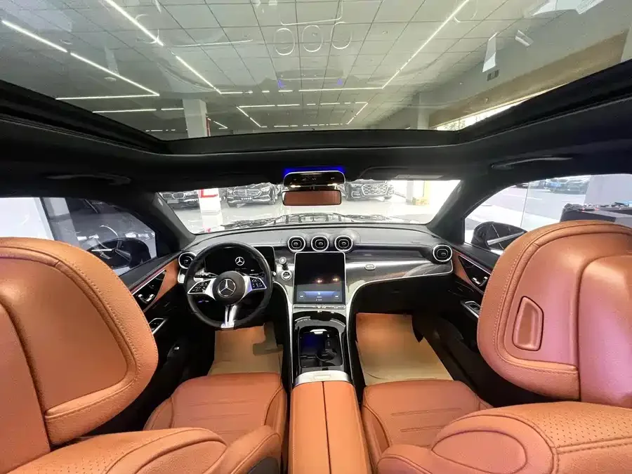 Mercedes-Benz GLC-Class Mercedes-Benz GLC 2023 GLC 260 L 4MATIC dynamic 5-seater 2023 — миниатюра 3
