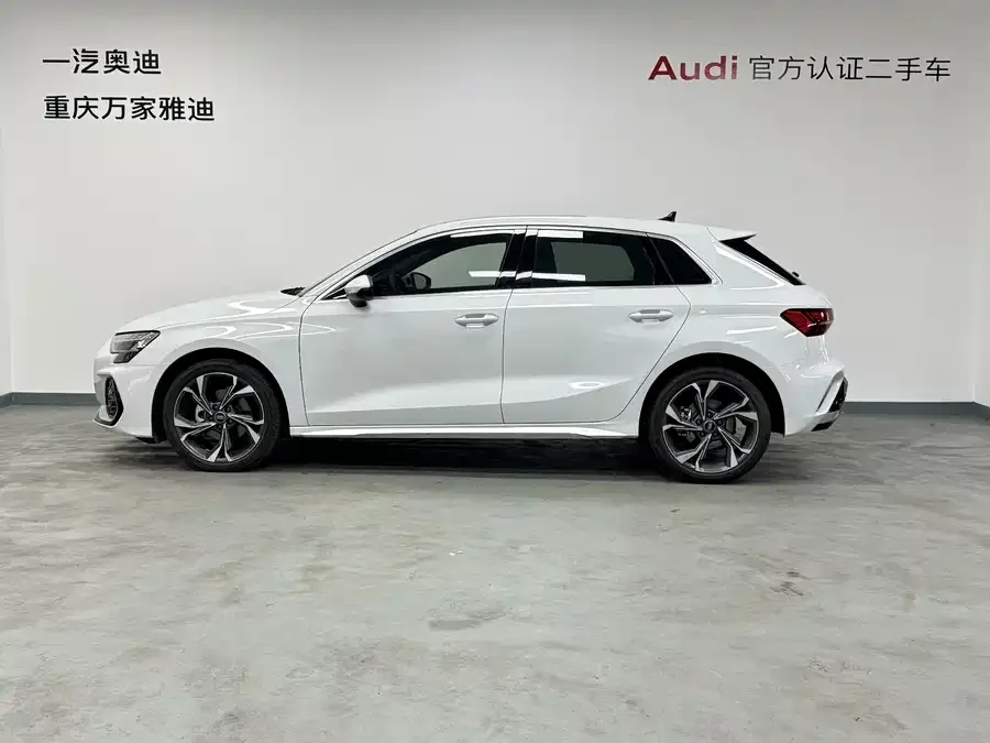 Audi A3 2025 Sportback 35TFSI Flying Spur Premium Edition 2025 — миниатюра 2