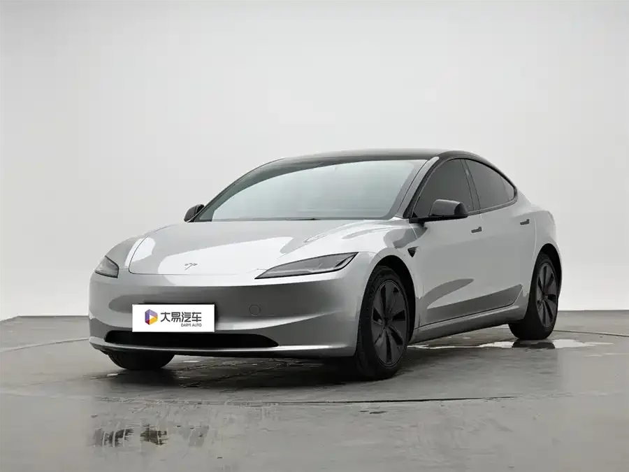 Tesla Model 3 2024