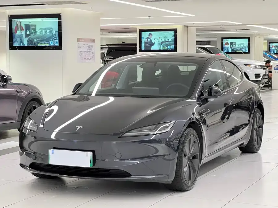 Tesla Model 3 2025