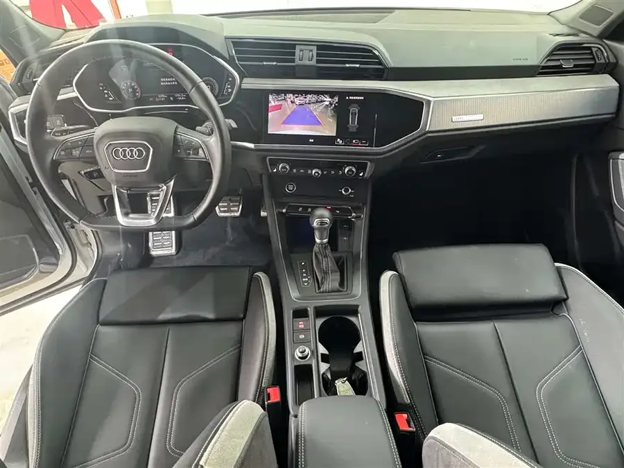 Audi Q3 2024 35 TFSI Fashion Dynamic Edition 2024 — миниатюра 4