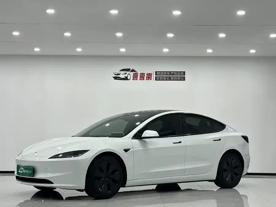 Tesla Model 3 2025