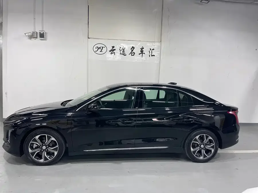 Hongqi E-QM5 Hongqi E-QM5 2022 431km Charging Enjoyment Edition 2023 — миниатюра 4