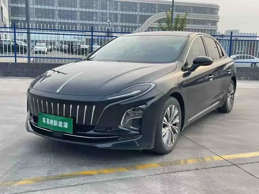 Hongqi E-QM5 2023
