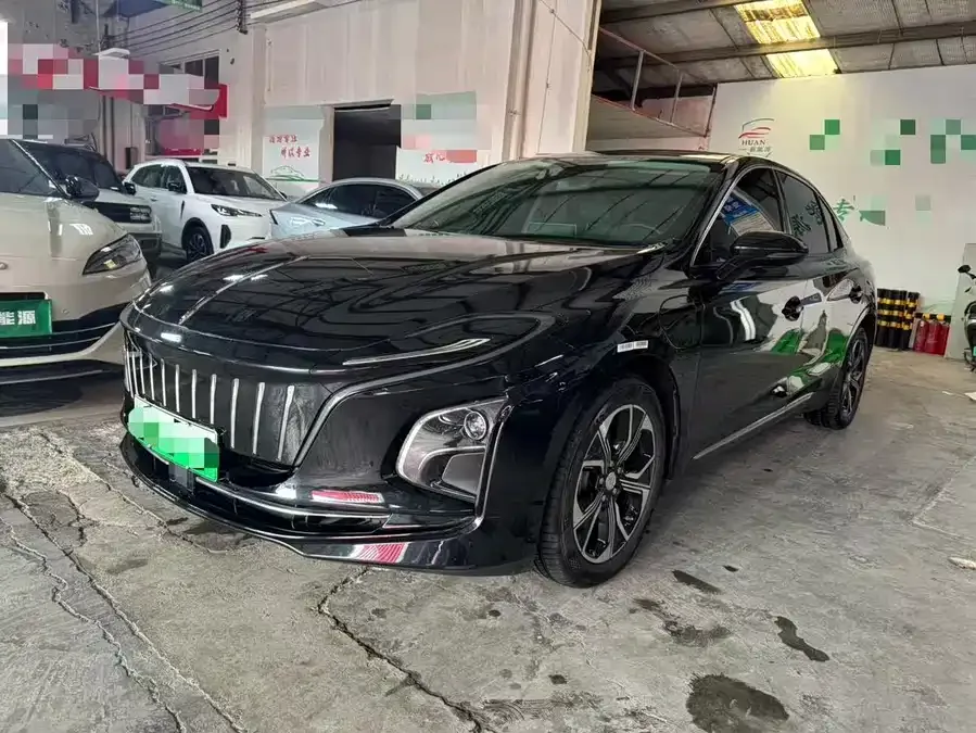 Hongqi E-QM5 2023