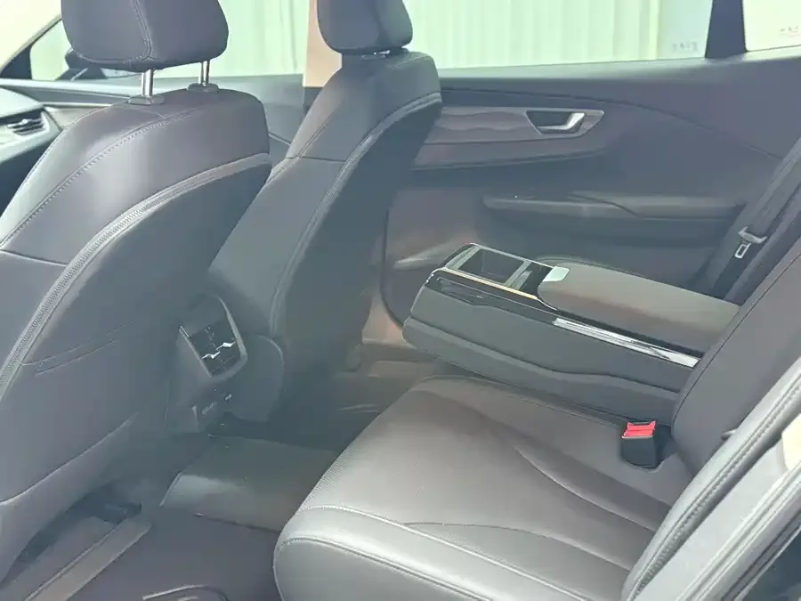 Hongqi E-QM5 Hongqi E-QM5 2024 450km Travel Edition 2024 — миниатюра 4