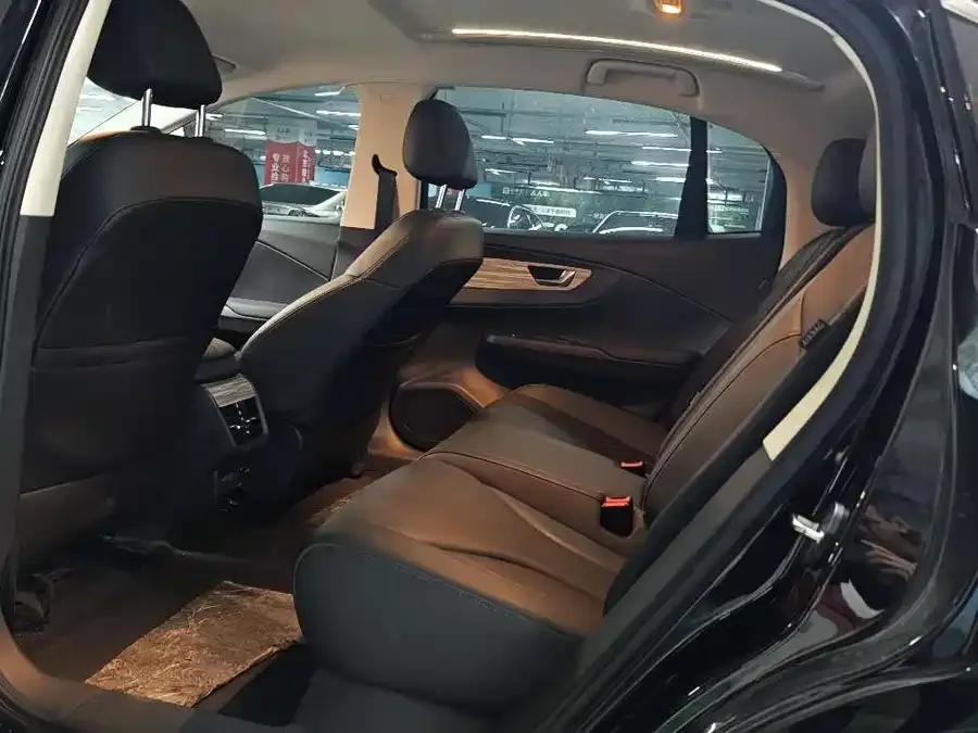 Hongqi E-QM5 Hongqi E-QM5 2024 500km Travel Edition 2024 — миниатюра 4
