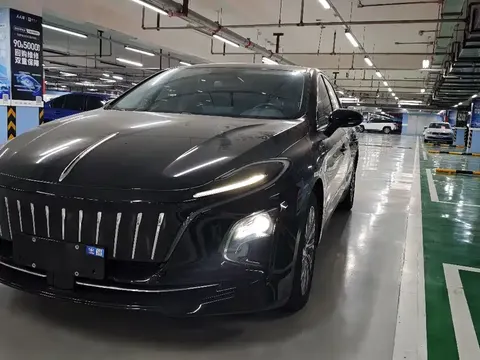 Hongqi E-QM5 2024 buy in Moscow