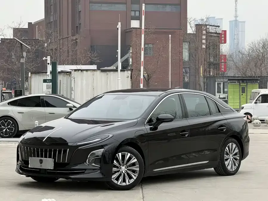 Hongqi E-QM5 2023