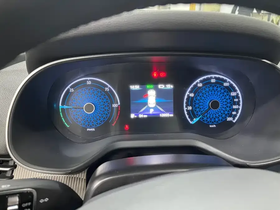 Hongqi E-QM5 Hongqi E-QM5 2024 450km Travel Edition 2025 — миниатюра 5