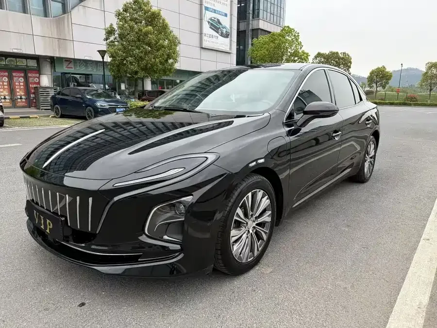 Hongqi E-QM5 2023