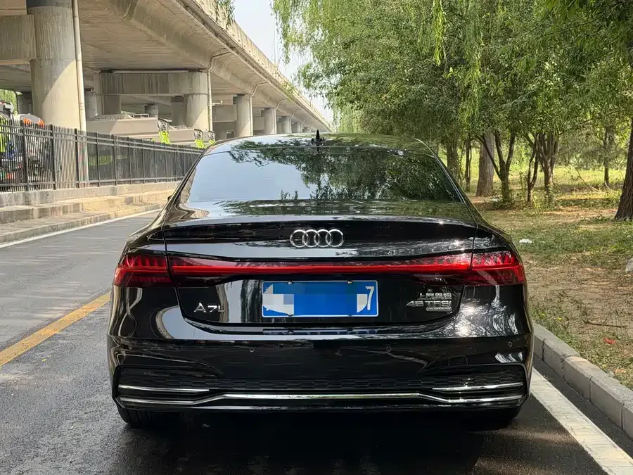 Audi A7L 2023 45 TFSI quattro S-line Shadow Warrior Edition 2023 — миниатюра 2