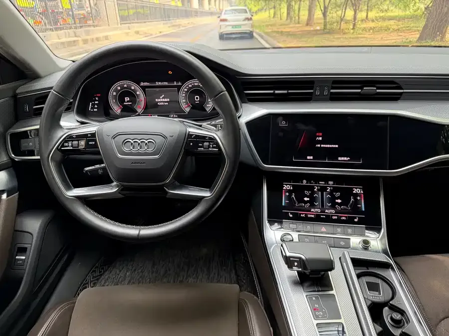 Audi A7L 2023 45 TFSI quattro S-line Shadow Warrior Edition 2023 — миниатюра 5