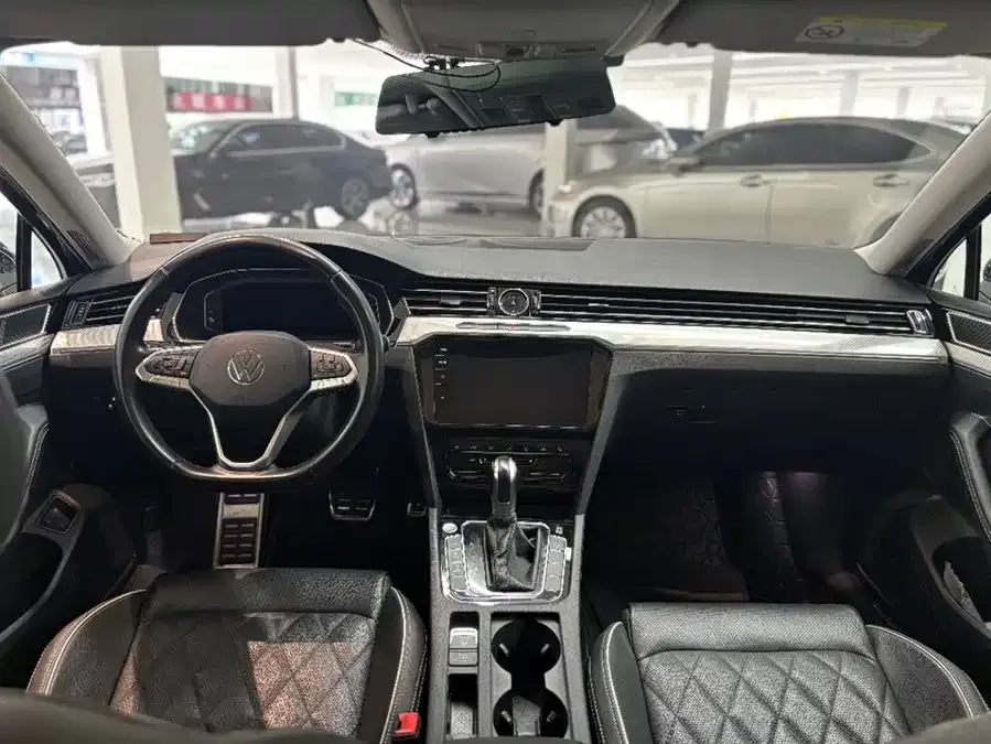 Volkswagen Magotan GTE plug-in hybrid Magotan GTE plug-in hybrid 2022 GTE luxury model 2022 — миниатюра 4