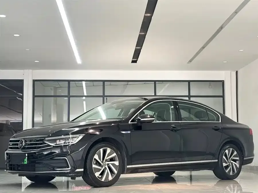 Volkswagen Magotan GTE plug-in hybrid Magotan GTE plug-in hybrid 2022 GTE luxury model 2022 — фото 1, купить с доставкой в Москву
