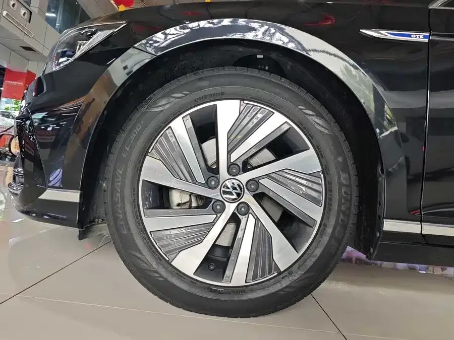 Volkswagen Magotan GTE plug-in hybrid Magotan GTE plug-in hybrid 2022 GTE luxury model 2022 — миниатюра 3