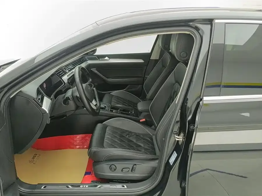 Volkswagen Magotan GTE plug-in hybrid Magotan GTE plug-in hybrid 2022 GTE luxury model 2023 — миниатюра 3