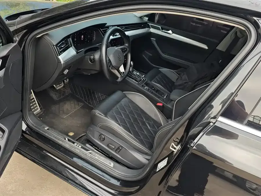 Volkswagen Magotan GTE plug-in hybrid Magotan GTE plug-in hybrid 2022 GTE luxury model 2022 — миниатюра 3