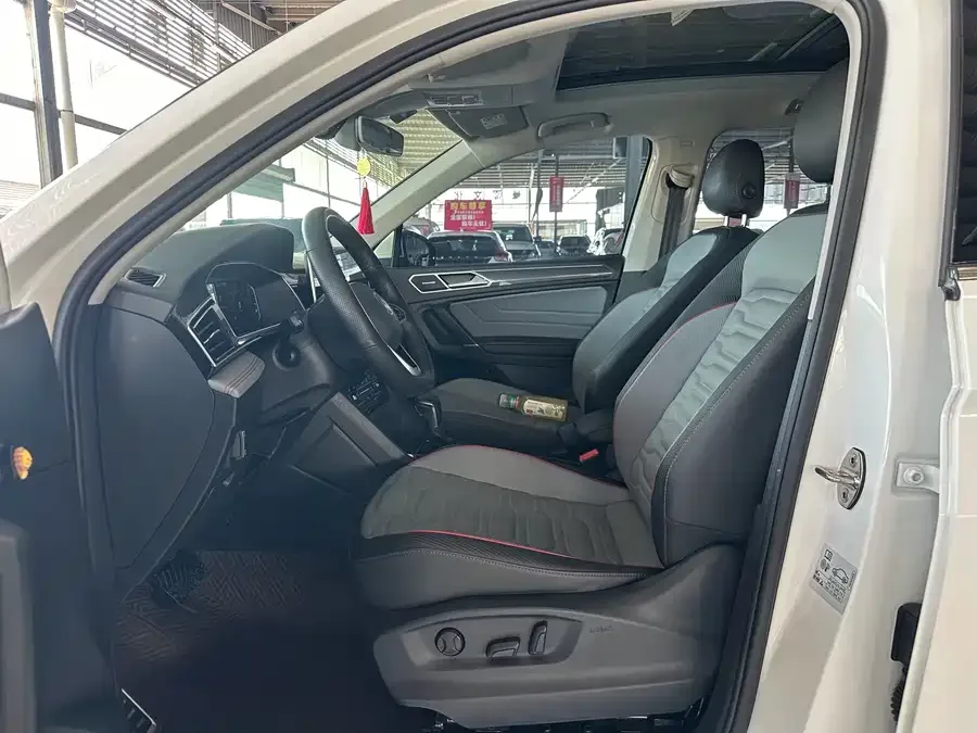 Volkswagen Tiguan L New Energy Tiguan L New Energy 2022 430PHEV Plug-in Hybrid Premium Edition 2022 — миниатюра 2