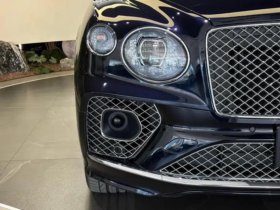 Bentley Bentayga Bentayga 2022 4.0T V8 2022 — миниатюра 2