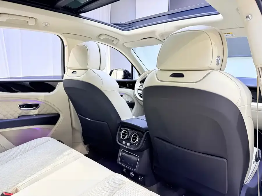 Bentley Bentayga Bentayga 2022 4.0T V8 2024 — миниатюра 4