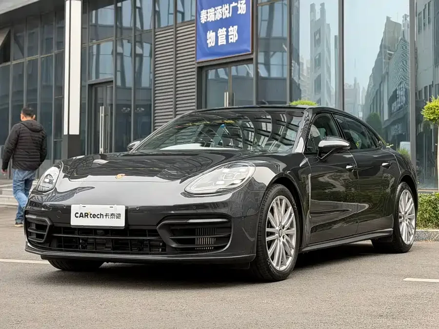 Porsche Panamera 2022
