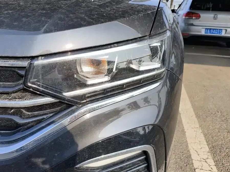Volkswagen Tayron X Tanyue X 2020 330TSI 2WD Premium Intelligent Edition 2022 — миниатюра 2
